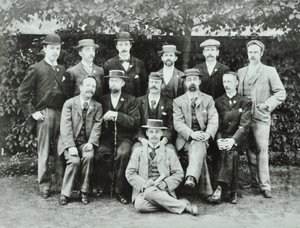 Rosendale Road School: grupy nauczycieli, 1897 autorstwa English Photographer