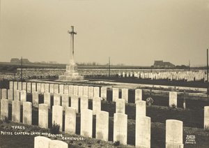 Cmentarz Saint-Charles de Potyze, Ypres autorstwa English Photographer