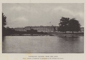 Sandhurst College, od jeziora autorstwa English Photographer