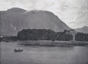 Szkocja: Ruiny zamku Inverlochy, Ben Nevis (zdjęcie czarno-białe) autorstwa English Photographer