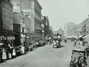Shoreditch High Street: patrząc na północ, 1896 autorstwa English Photographer