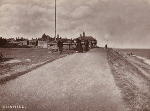 Southwold: Gunhill (zdjęcie czarno-białe) autorstwa English Photographer