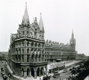 Dworzec kolejowy St. Pancras; fotografia z kwietnia 1899 autorstwa English Photographer