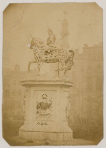 Pomnik króla Jerzego I, Leicester Square, Londyn; zdjęcie zrobione w 1866 autorstwa English Photographer