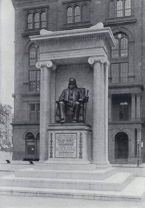 The Cooper Institute and Monument, Nowy Jork (zdjęcie czarno-białe) autorstwa English Photographer