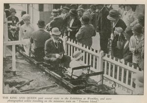 Król i królowa odwiedzają wystawę Imperium Brytyjskiego autorstwa English Photographer