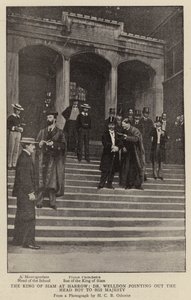 Król Syjamu w Harrow, dr Welldon wskazuje Prefekta Naczelnego Jego Królewskiej Mości autorstwa English Photographer