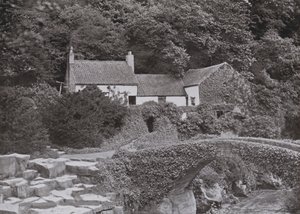 Stary młyn, Jesmond Dene (zdjęcie czarno-białe) autorstwa English Photographer