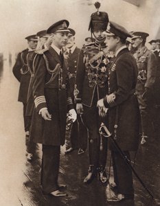 Książę Walii na pokładzie HMS Repulse (zdjęcie czarno-białe) autorstwa English Photographer