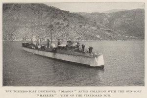 Smok niszczyciel torpedowców po zderzeniu z kanonierką Harrier, widok z prawej burty autorstwa English Photographer