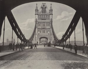 Tower Bridge (zdjęcie czarno-białe) autorstwa English Photographer