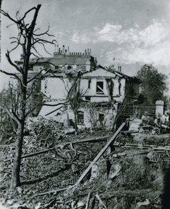 Wybuch na Kanale Regentów; Rezydencja dozorcy parku po wybuchu autorstwa English Photographer