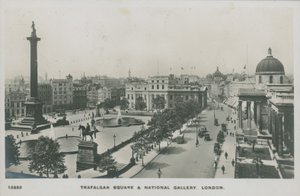 Trafalgar Square i National Gallery, Londyn autorstwa English Photographer