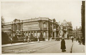 Galeria Sztuki Wolverhampton, Lichfield Street (zdjęcie czarno-białe) autorstwa English Photographer
