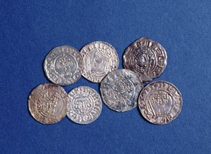 Grupa monet normańskich i andegaweńskich, od króla Wilhelma I do króla Anglii Henryka III, XI-XIII w. (srebro) (widok awersu)
