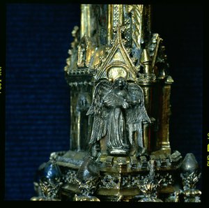 Anioł grający na spycharce z plektronem, szczegół z pastorału Wilhelma z Wykeham (ok.1320-1404) (srebro pozłacane) (zob. 205100-32) autorstwa English School