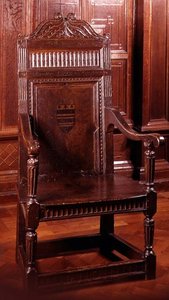 Fotel malowany z herbem w otoczeniu ornamentu ząbkowego, Yorkshire, pocz. XVII w. (dąb) autorstwa English School