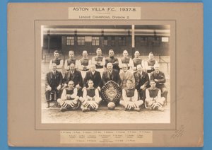 Aston Villa FC, 1937-38, Mistrzowie Ligi, Dywizja 2 autorstwa English School