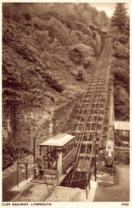 Cliff Railway, Lynmouth (zdjęcie czarno-białe) autorstwa English School