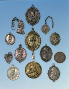 Angielskie odznaki wojny domowej dla zwolenników Karola I (1625-49) (metalowe) autorstwa English School