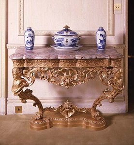Konsola rzeźbiona Jerzego II, ok. 1750 (złocone drewno z marmurowym blatem) autorstwa English School