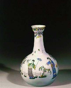 Butelka na wodę z Liverpoolu z emaliowaną dekoracją w stylu chinoiserie, ok. 1750 (ceramika) autorstwa English School