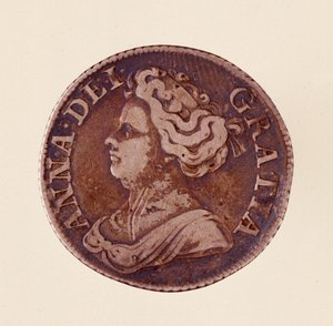 Srebrny grosz angielski, panowanie królowej Anny Stuart (Anny Wielkiej Brytanii) (1665-1714) 1712. Śr. 2,5 cm Neapol, muzeum archeologiczne autorstwa English School