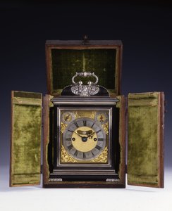 Barnard Tompion, Tompion and Banger, Londyn, nr 460, uderzający zegar na wsporniku, ok. 1708 (heban i srebro) (zob. również 745882-87) autorstwa English School