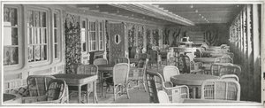 Wspaniała paryska kawiarnia na Titanicu, z treliażami i roślinami pnącymi, z „Sfery”, 20 kwietnia 1912 (lito) (detal 450874) autorstwa English School