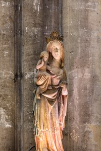 Dziewica z Dzieciątkiem znana jako Notre-Dame de la Nef. XIV wiek (Alabaster) autorstwa English School