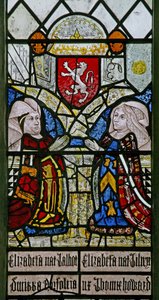 Okno w1 przedstawiające Elizabeth Talbot, księżną Norfolk i Elizabeth Tilney, hrabinę Surrey z herbem rodziny Mowbray powyżej autorstwa English School