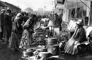Widok na pchli targ przy wejściu do St Ouen, Paryż, 1931