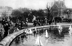 Łódki-zabawki w Ogrodach Tuileries, Paryż, 1931.