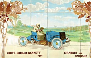 Girardot prowadzący samochód Panhard w Gordon Bennet Cup w 1901 roku: płytki ceramiczne wyprodukowane przez Gilardoni Fils et Cie z Paryża, według rysunku Ernesta Montauta (1878-1909). autorstwa Ernest Montaut