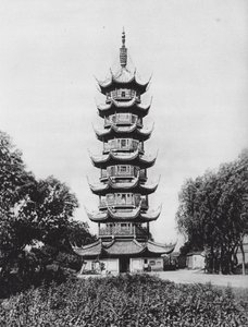 Szanghaj, Lung hua ta, Kiangsu, Pagoda Pięknego Smoka (zdjęcie czarno-białe) autorstwa Ernst Boerschmann