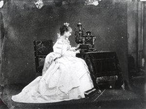 Sarah Bernhardt (1844-1923) w roli Marie de Neubourg w „Ruy Blas” Victora Hugo (1802-1885) c.1872 (zdjęcie czarno-białe) autorstwa Etienne Carjat
