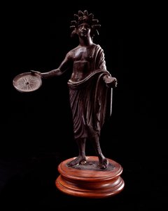 Sztuka etruska: „”kobieta ofiarująca”” Statuetka z brązu z II w. p.n.e autorstwa Etruscan