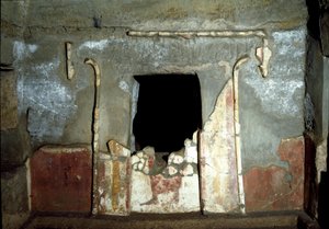Cywilizacja etruska: wejście do grobowca Francois na nekropolii Ponte Rotto, IV wiek p.n.e. Vulci, Włochy autorstwa Etruscan