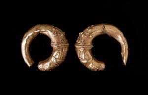 Złote kolczyki, 450-400 pne autorstwa Etruscan