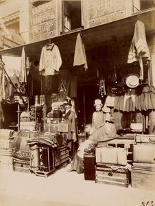 Sklep - rue du Petit Thomas autorstwa Eugène Atget