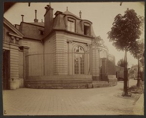 Hospicjum Debrousse, dawny park Philippe’a Egalité – ul. de Bagnolet 148 (Charonne) autorstwa Eugène Atget