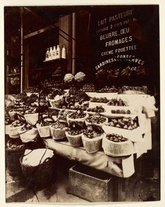 Rue Sainte-Opportune (ekspozycja produktów, rue Sainte-Opportune) autorstwa Eugène Atget