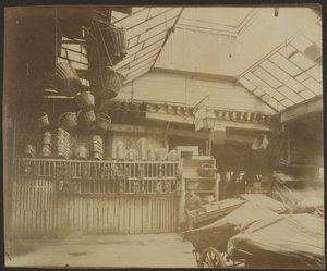 Hôtellerie du Heaume, 5 Rue Pirouette (1°) autorstwa Eugène Atget