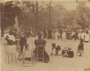 Kobiety i dzieci w Ogrodach Luksemburskich autorstwa Eugène Atget