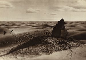 Kamień milowy na pustyni (zdjęcie czarno-białe) autorstwa European Photographer