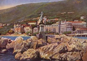 Opatija, obecnie Opatija w Chorwacji: Madonna del Mare, w tle kościół Zwiastowania Najświętszej Marii Panny (zdjęcie) autorstwa European Photographer