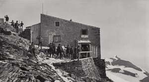 Arcyksiążę Johann-Hutte, przeciw Wiesbachhorn (zdjęcie czarno-białe) autorstwa European Photographer