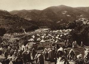 Moulay-Idris, Obóz Pielgrzymów (zdjęcie czarno-białe) autorstwa European Photographer