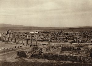 Timgad, widok ogólny (zdjęcie czarno-białe) autorstwa European Photographer