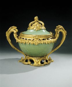 Wazon Ludwika XV pot-pourri (z chińskiej porcelany seledynowej na ormolu) autorstwa European School